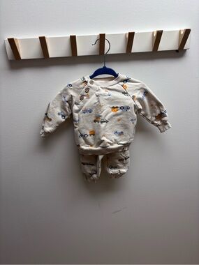 (3 for $30) Cream Infant Sweatshirt & Pants Set